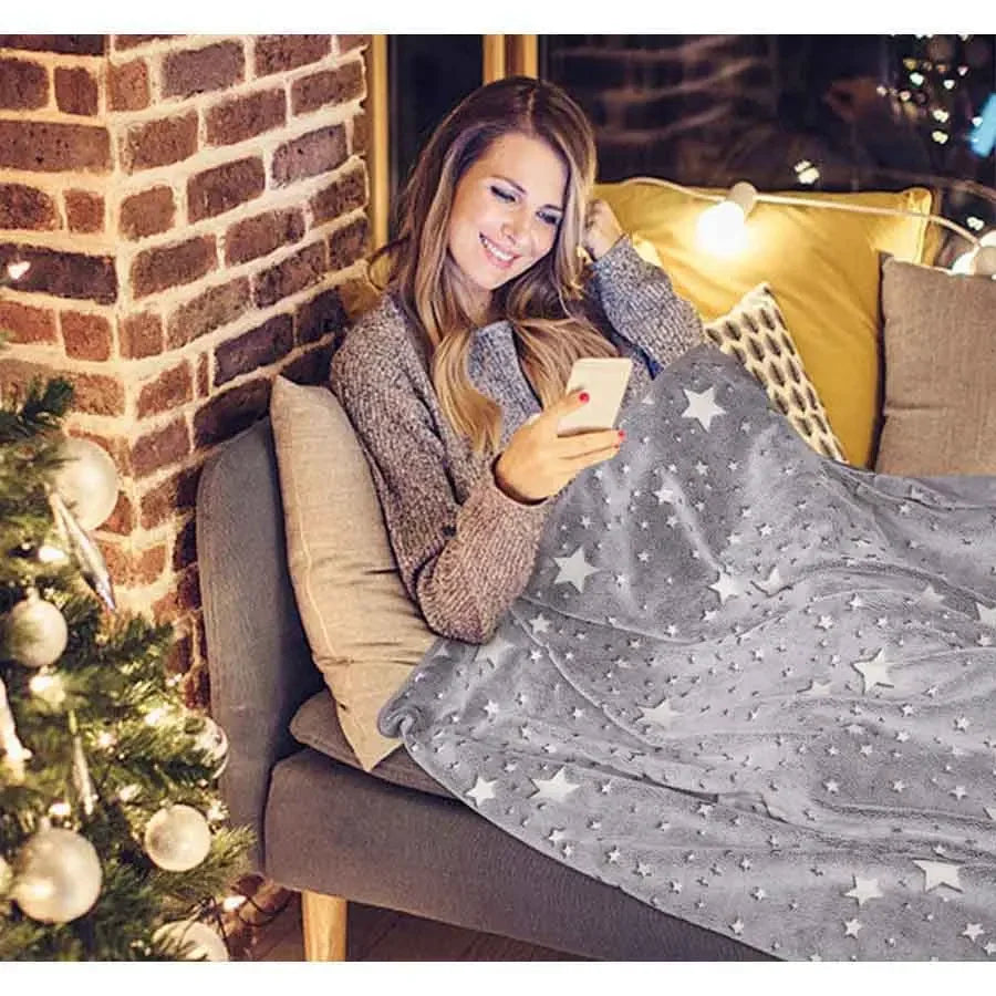 Cozy Glow: Soft Glow-in-the-Dark Blanket for Ultimate Comfort